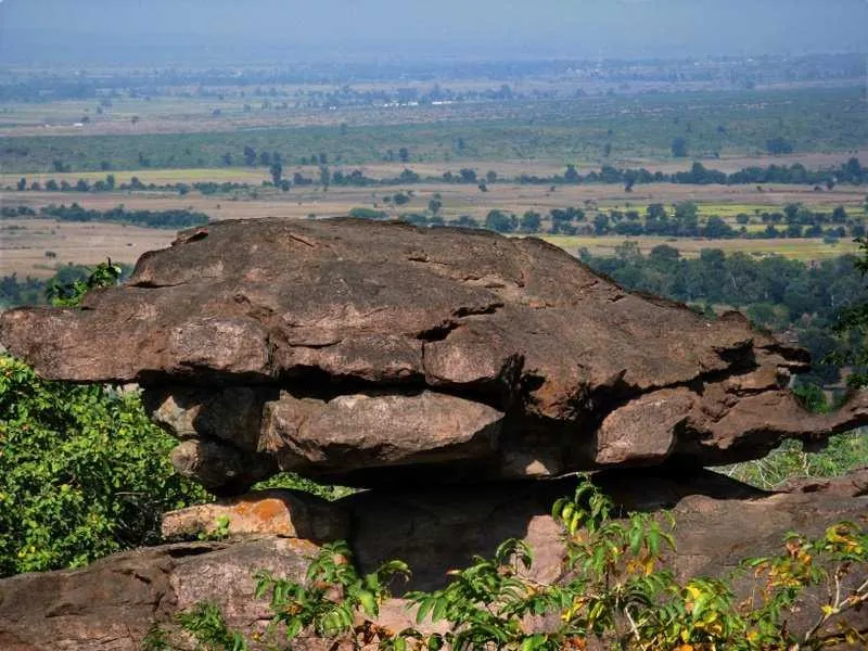 Tourist places in Madhya Pradesh
Bhimbetka
"Ancient Rock Shelters and Paintings"
The Bhimbetka ro...