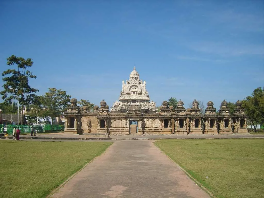 Tourist places in Tamil Nadu
Kanchipuram
Kanchipuram Tourism
Widely known for its beautiful 'K...