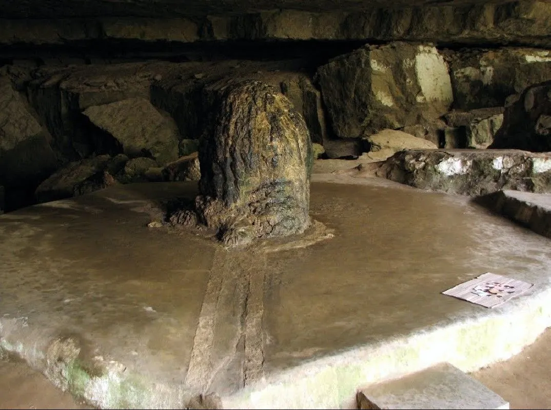 Tourist places in Meghalaya
Mawjymbuin Cave
Mawjymbuin Cave, Shillong Overview
Mawjymbuin Cave is...
