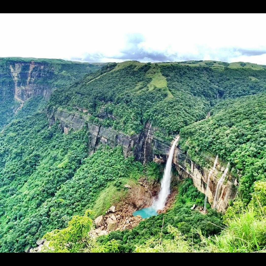 Tourist places in Meghalaya
Nohkalikai Waterfalls
Nohkalikai Waterfalls, Cherrapunji Overview
The...
