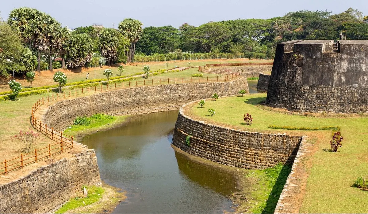 Tourist Places in Kerala
Palakkad
Palakkad Tourism
The quaint town of Palakkad in central Kerala...
