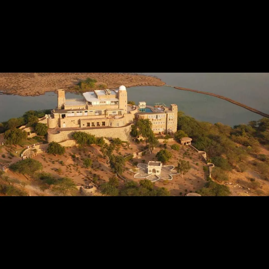 Places To Visit In Jodhpur
Sardar Samand Palace
Sardar Samand Lake Palace, Jodhpur Overview
One o...