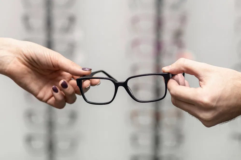 Glasses Dispensation in Tardeo – Finding the Right Fit for Everyday Comfort