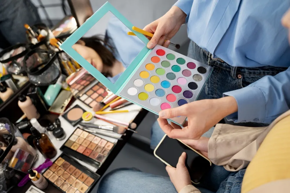 Makeup product manufacturer in Delhi offering formulation support for diverse beauty brands