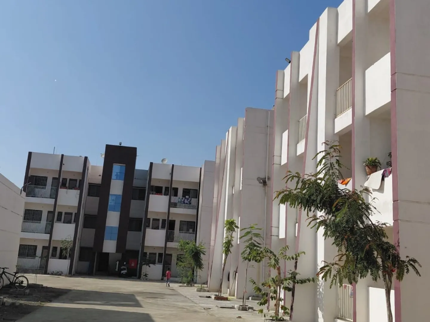 BEST 2BHK* FLATS ARE AVAILABLE AT WARDHA ROAD, NAGPUR