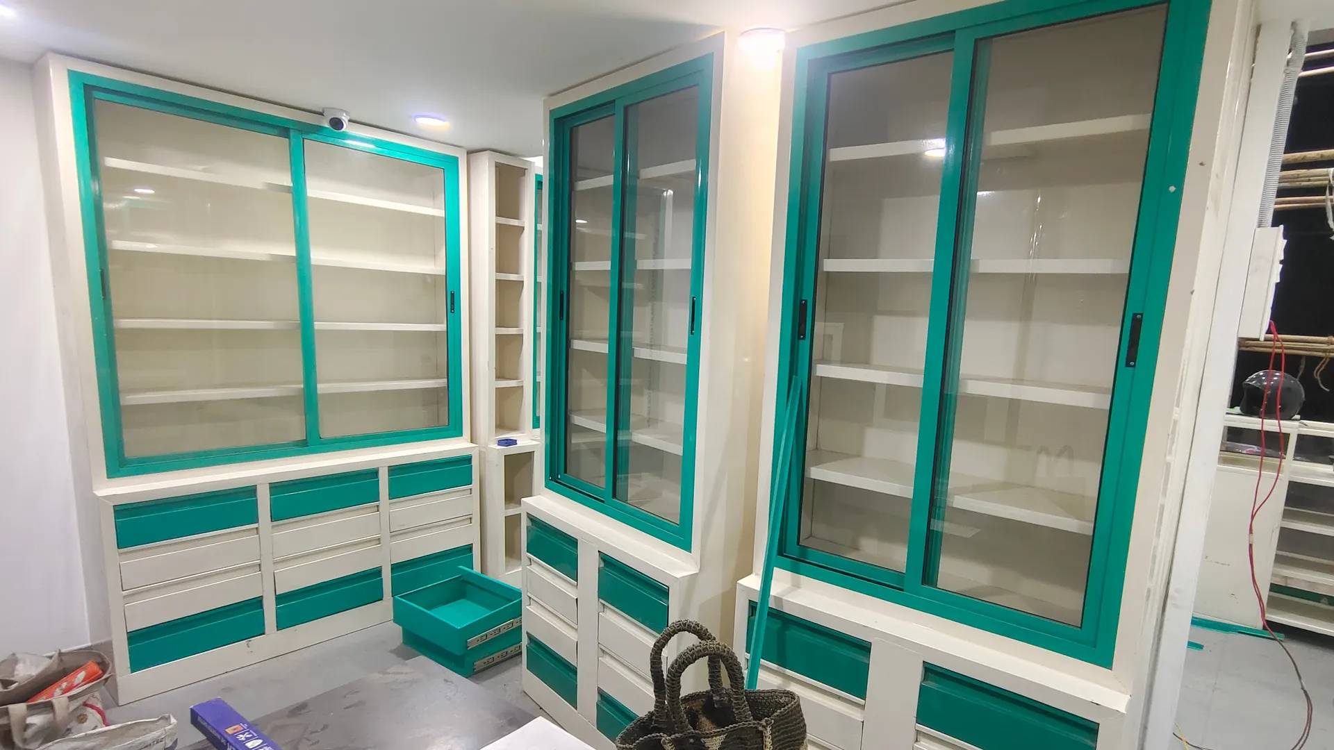 Medical Racks Manufacturer in Waraseoni.