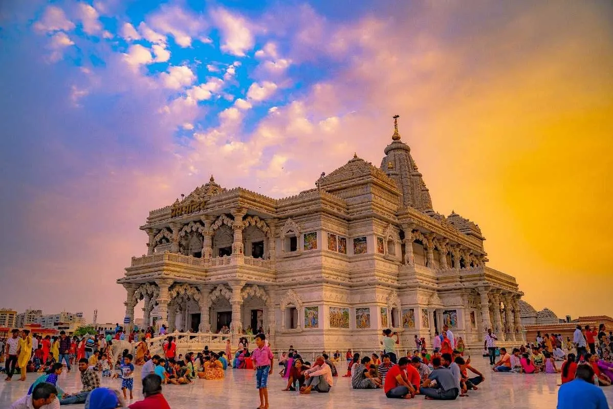 Tourist places in Uttar Pradesh
Mathura
Mathura Tourism
One of Hinduism's seven sacred cities, Ma...