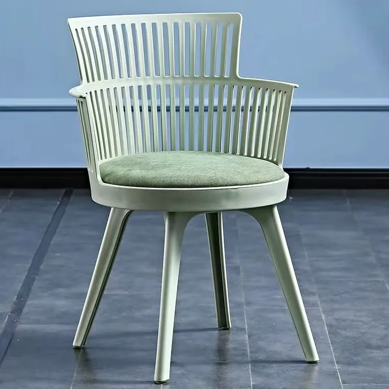 Restaurant furniture in Delhi