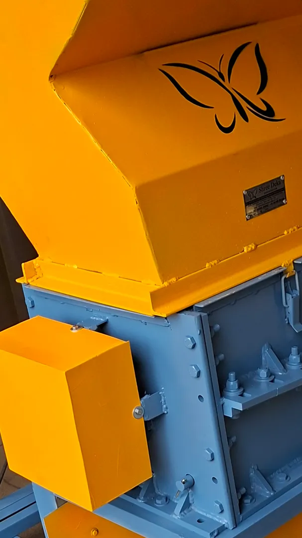 plastic shredder machine