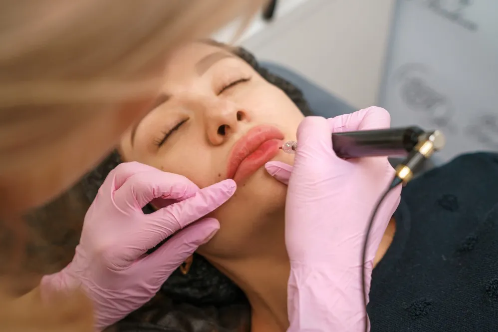 Lip Tinting Treatment in Rani Bagh - Subtle, Natural Color for Your Lips
