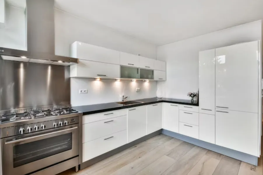 L Shaped Modular Kitchen Manufacturer in Thane for Comfortable Work Flow