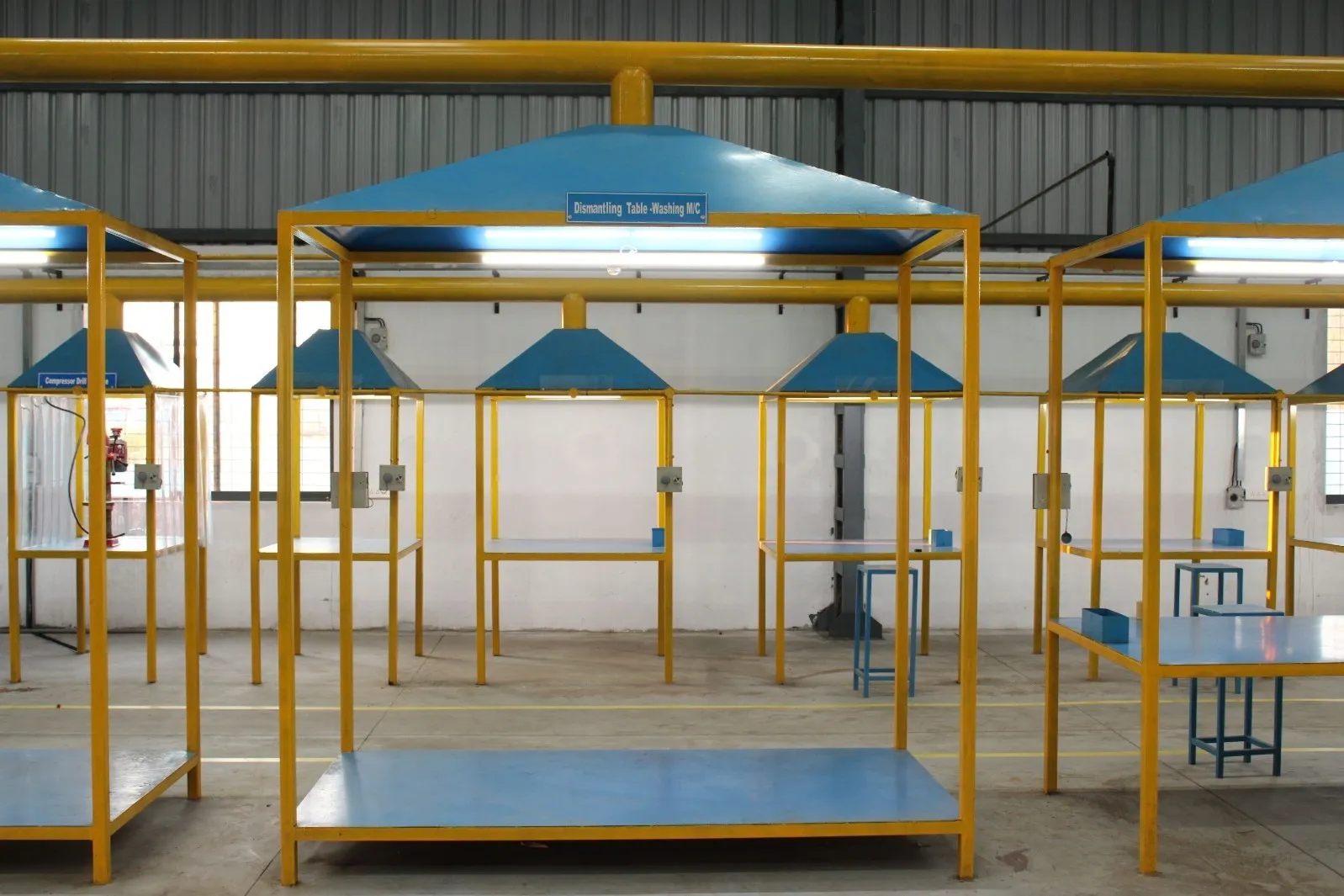 High-Performance Dismantling Table for Safe and Efficient E-Waste Recycling