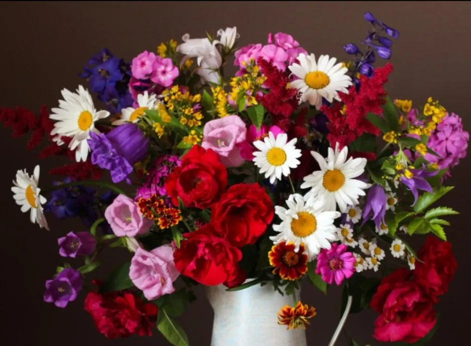 Traders of Natural Flowers in Bangalore with Reliable Supply