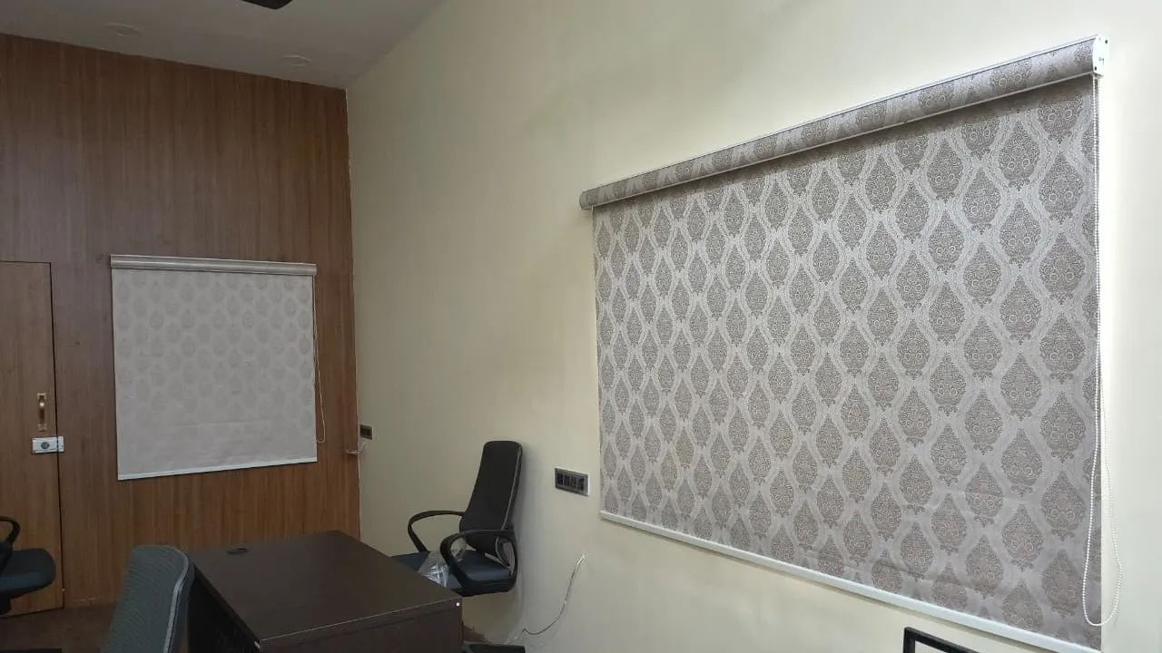 Best Durable Roller blinds with Palmet for Home and office Manufacturer, Trader, Dealer, Supplier We...