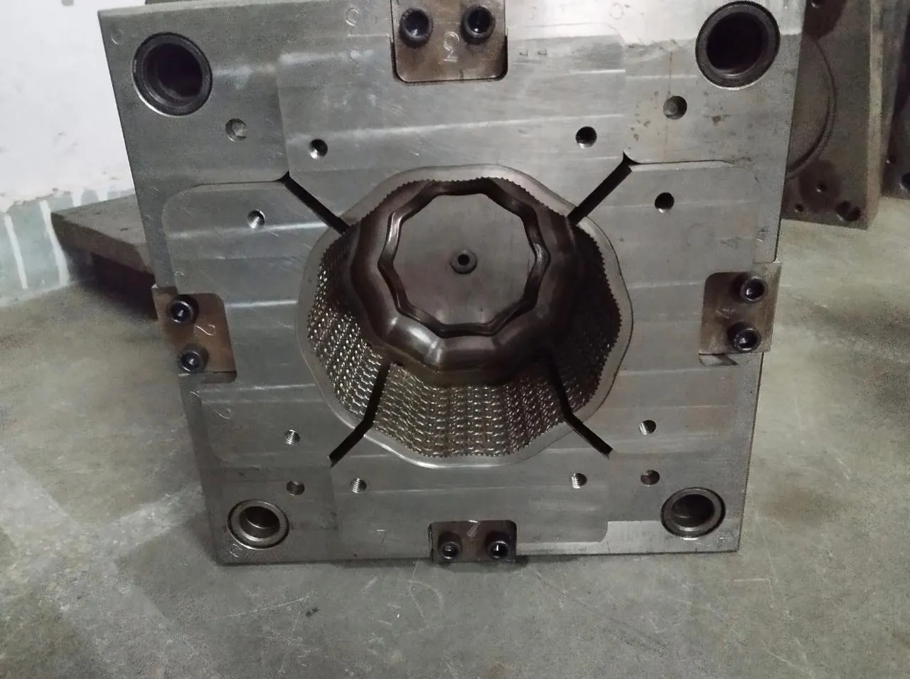 Custom Injection Mold Design Services in Ghaziabad