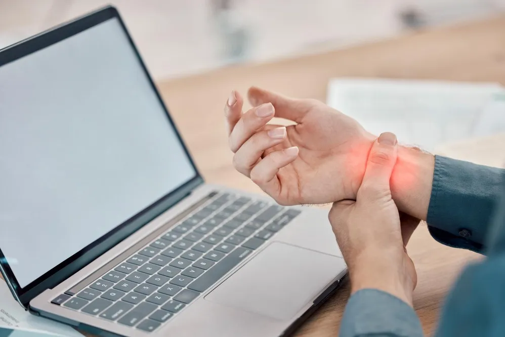 Painful Wrist Conditions Treatment in Worli – Relief That Lasts