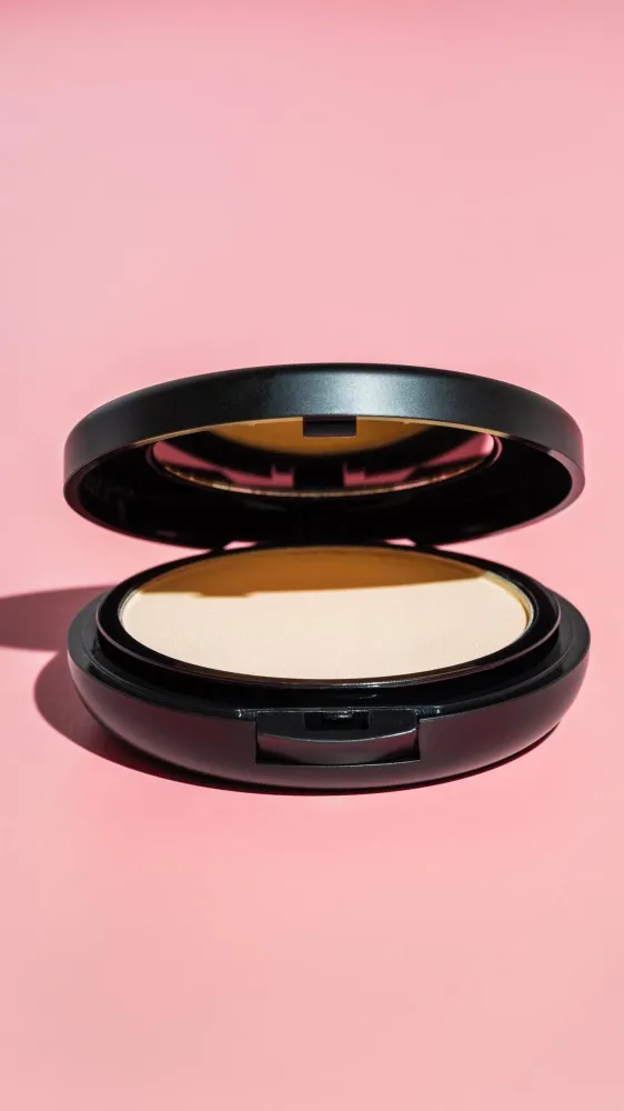 Compact Powder Manufacturer in Delhi Supporting Smooth Finish Products