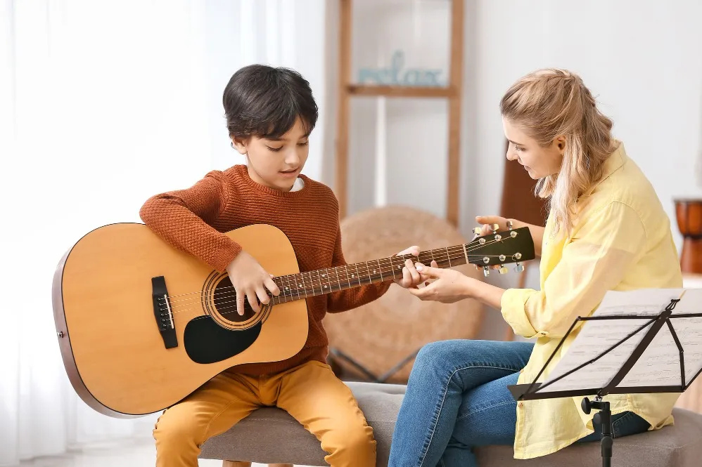 Guitar Classes in Padmanabhan Nagar with Practical Training