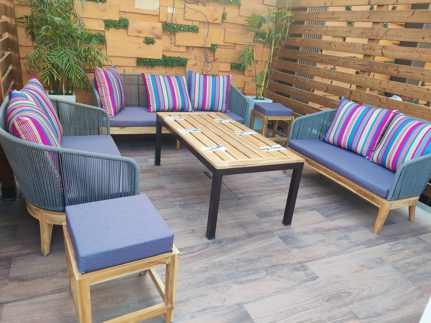 Garden Furniture Manufacturer in Noida