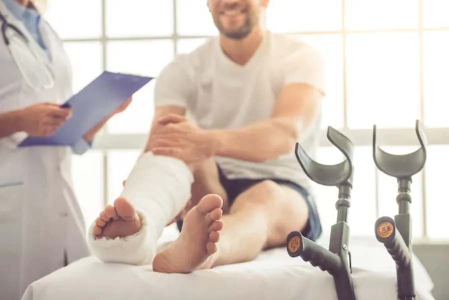 Emergency Orthopedic Doctor in Nagpur – Fast and Reliable Treatment with Dr. Girish Motwani