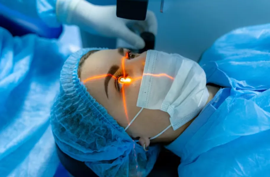 Advanced Laser Cataract Surgery in Nagpada – Clearer Vision with Modern Precision