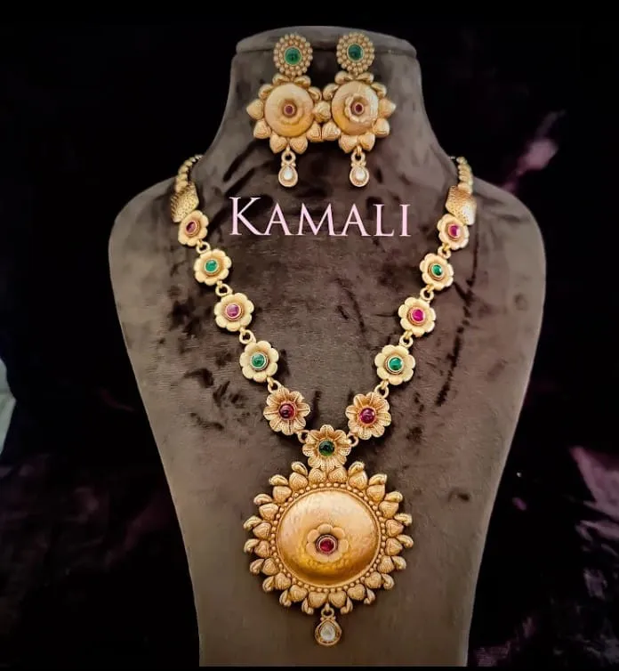 Less weight Antique Collections
Kamali Artificial Gold Plated Jewellery
Kamali Queen Antique Colle...