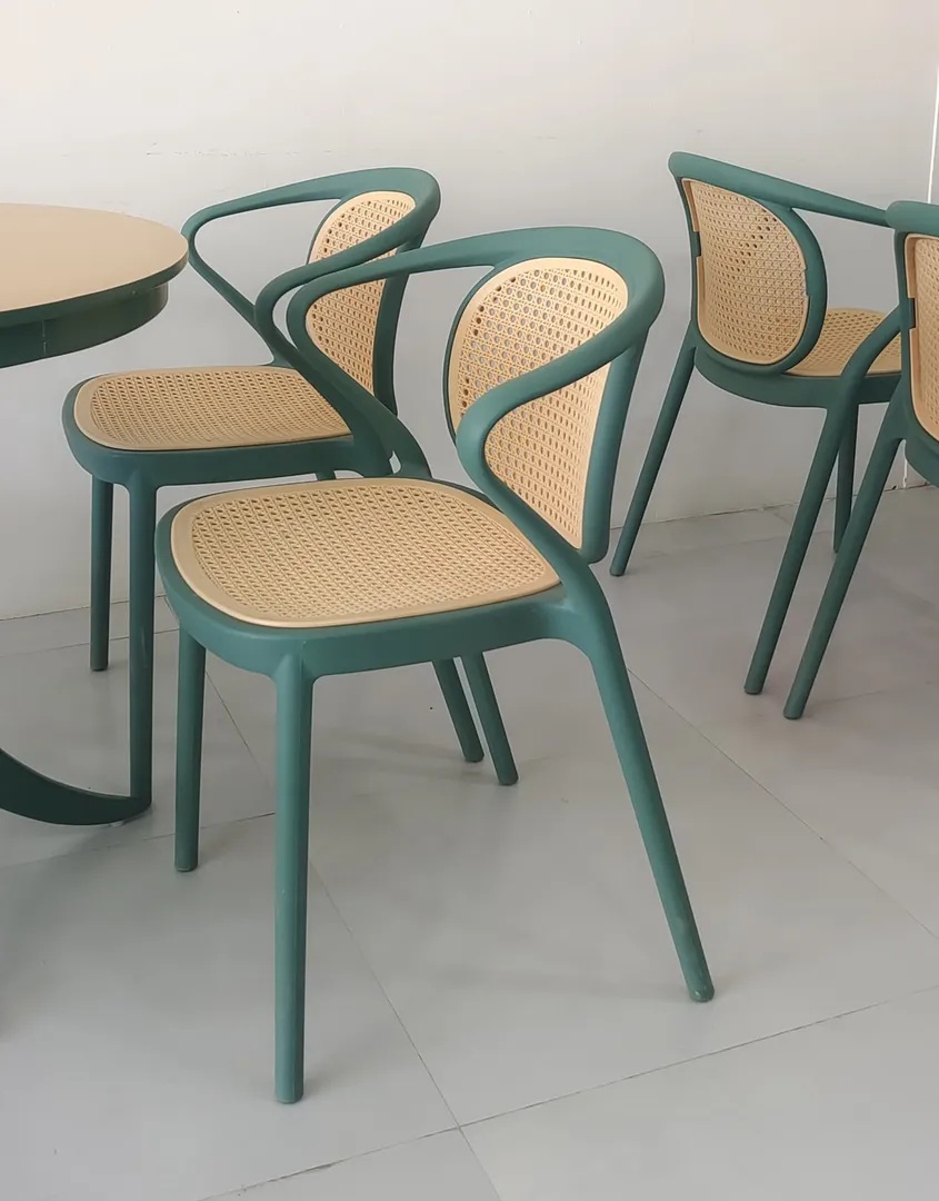 Cafe furniture in Delhi