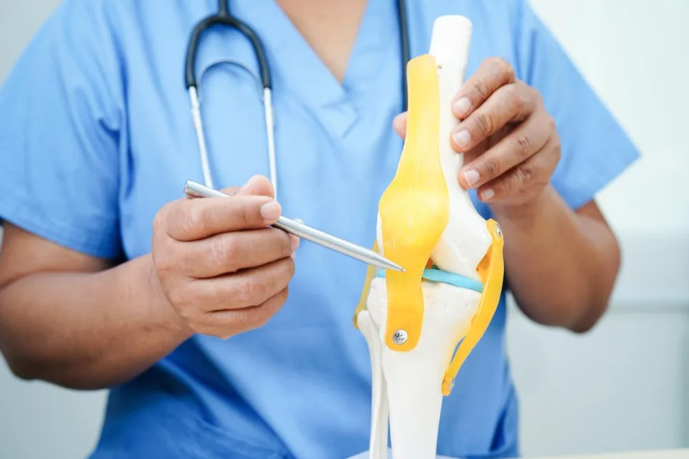 Joint Replacement Surgeon in Kohat Enclave – Understanding When Surgery May Help