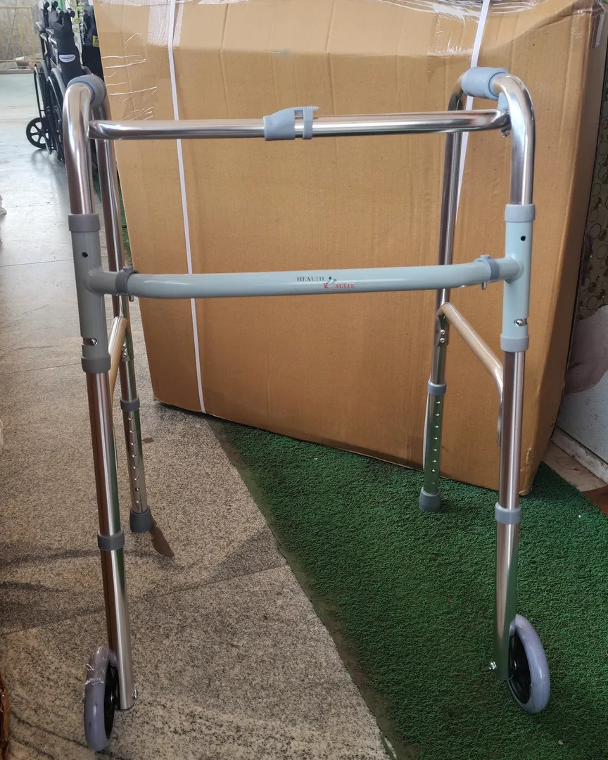 walker with wheel dealers