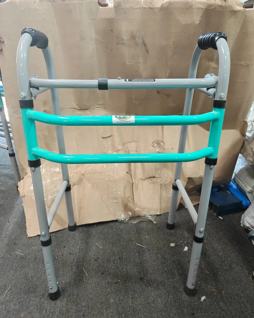 Folding Walker Weight Capacity 100 kg In V KARAN PHARMA KALWA west Thane