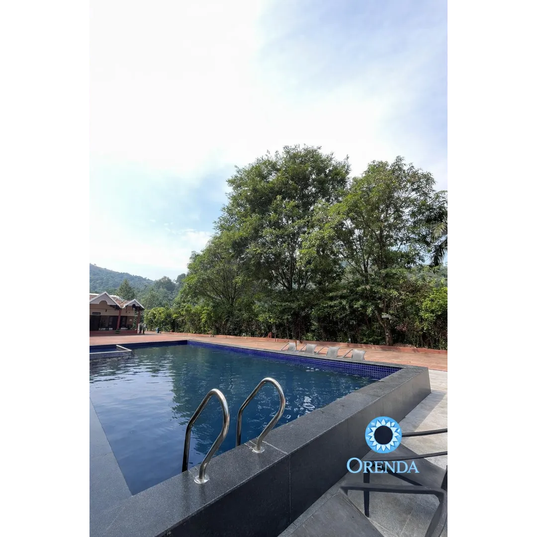 Custom Swimming Pool builders