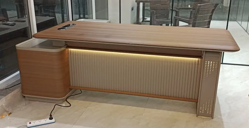 Office furniture in Delhi