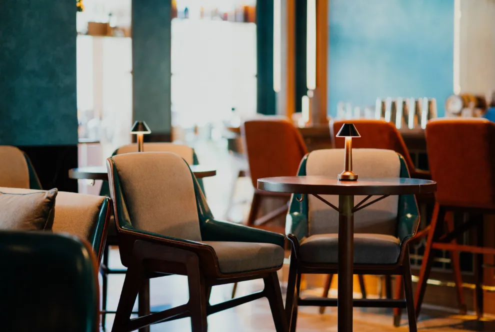 Cafe Furniture in New Delhi that Blends Comfort, Durability, and Everyday Use