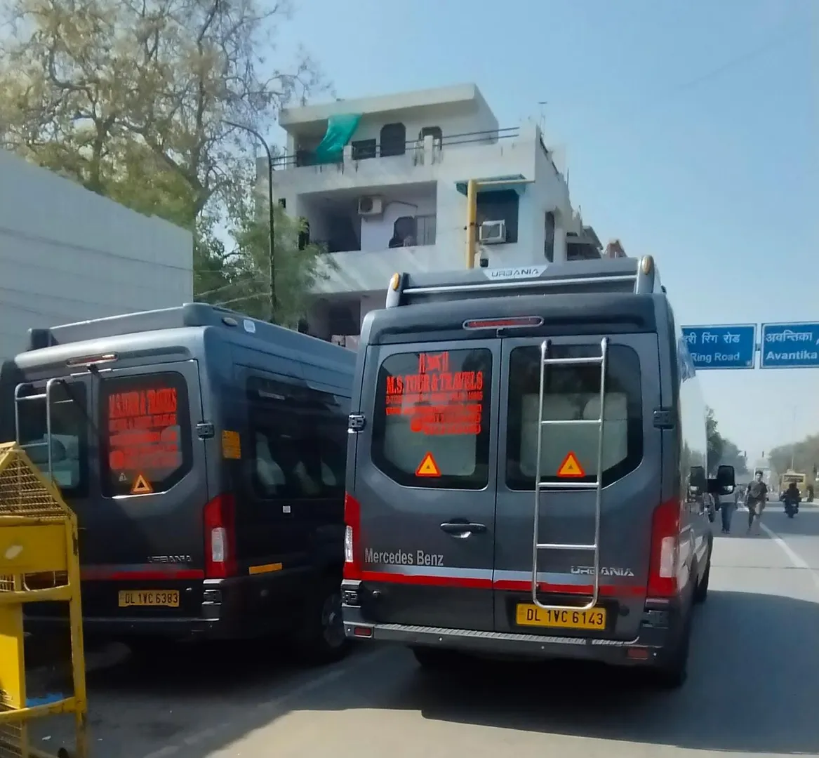 ЁЯЪР Delhi NCR to Ujjain Omkareshwar Urbania Booking тАУ 12,16 Seater Maharaja Seat | Luxury Travel