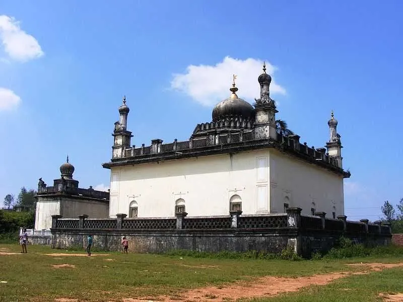Places To Visit In Coorg
Gaddige Raja's Tomb
Gaddige Raja's Tomb, Coorg Overview
Built in the Ind...