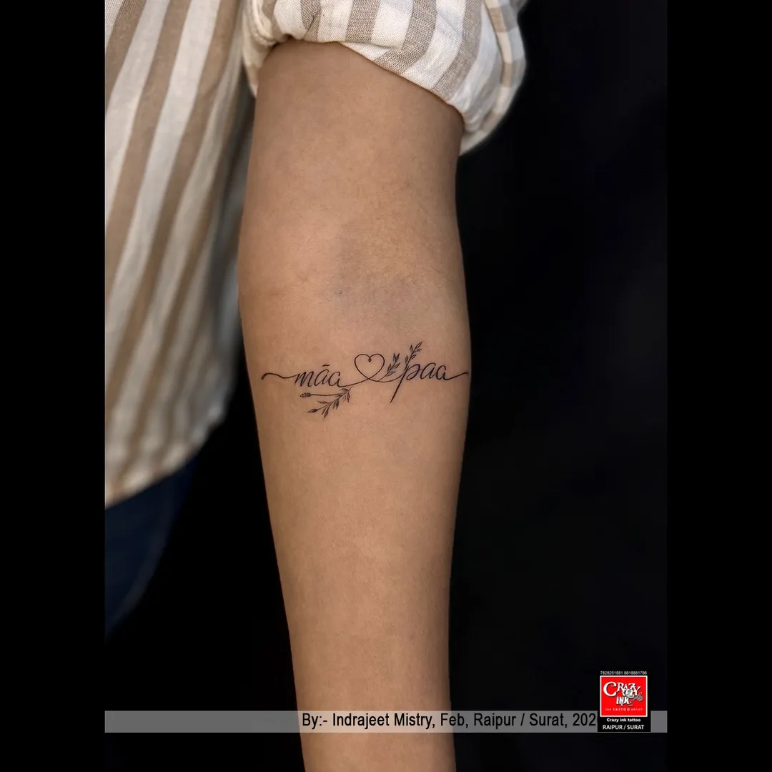 “Maa Paa” Heartline Tattoo – Love, Roots & Forever Bond 🖤✨
This delicate fine-line tattoo bea...