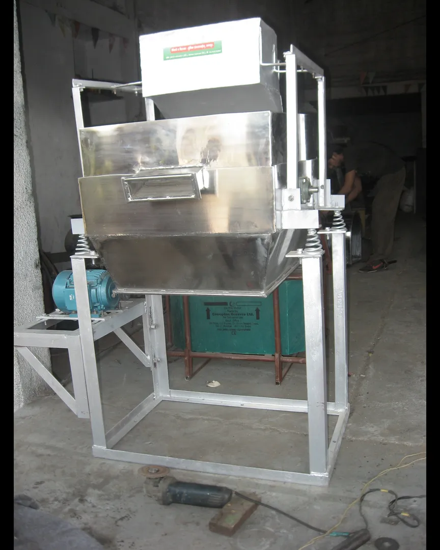 Vibrating Sieving machine manufacturers and Suppliers in Nagpur, Bhandara, Wardha, Amravati, Gadchir...
