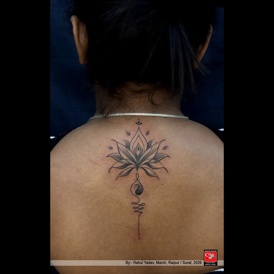 LOTUS SPINE TATTOO β PURITY, GROWTH & INNER BALANCE πΈπ€β¨
This elegant lotus spine tattoo rep...