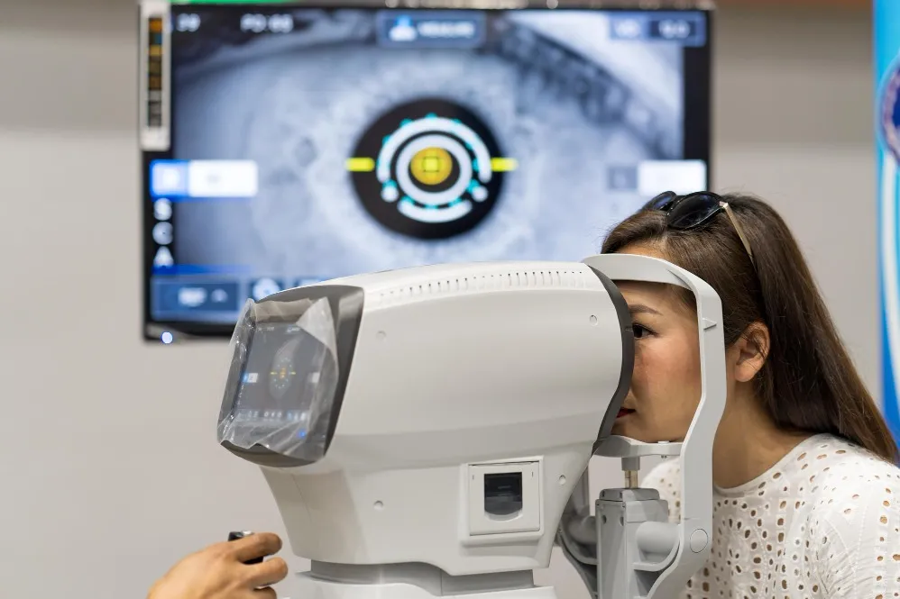 Digital Eye Strain and Computer Vision Treatment in Tardeo When Screens Start Affecting Your Eyes
