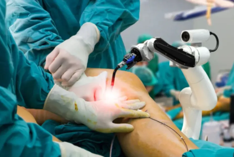 Robotic Assisted Knee Replacement in Azadpur