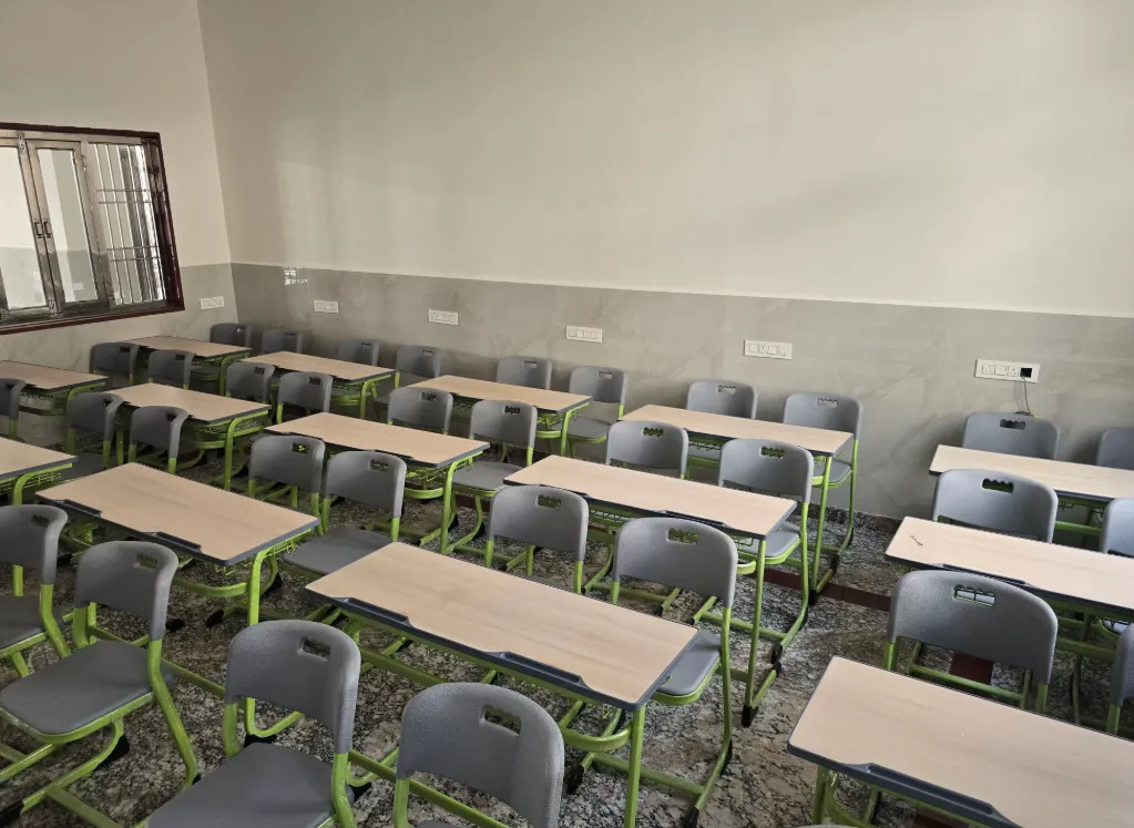School Chair Manufacturer in Delhi.