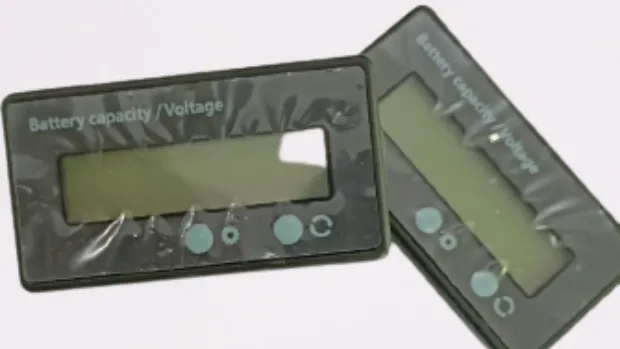 🔋 Digital Battery Capacity & Voltage Meter