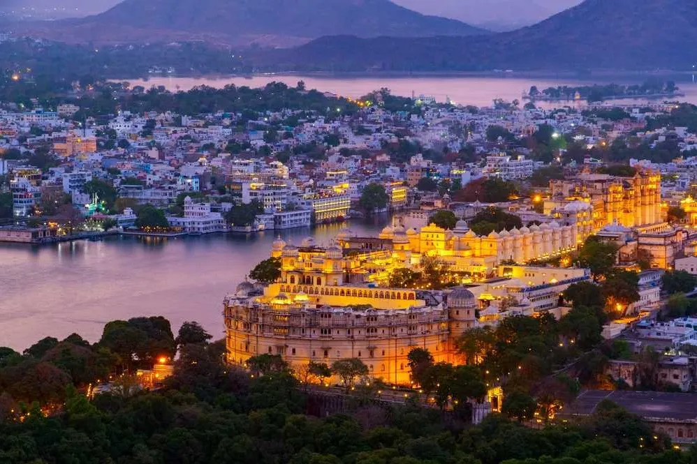 Places To Visit in Rajasthan
Udaipur
Udaipur Tourism
Udaipur, the "City of Lakes," stands as a je...
