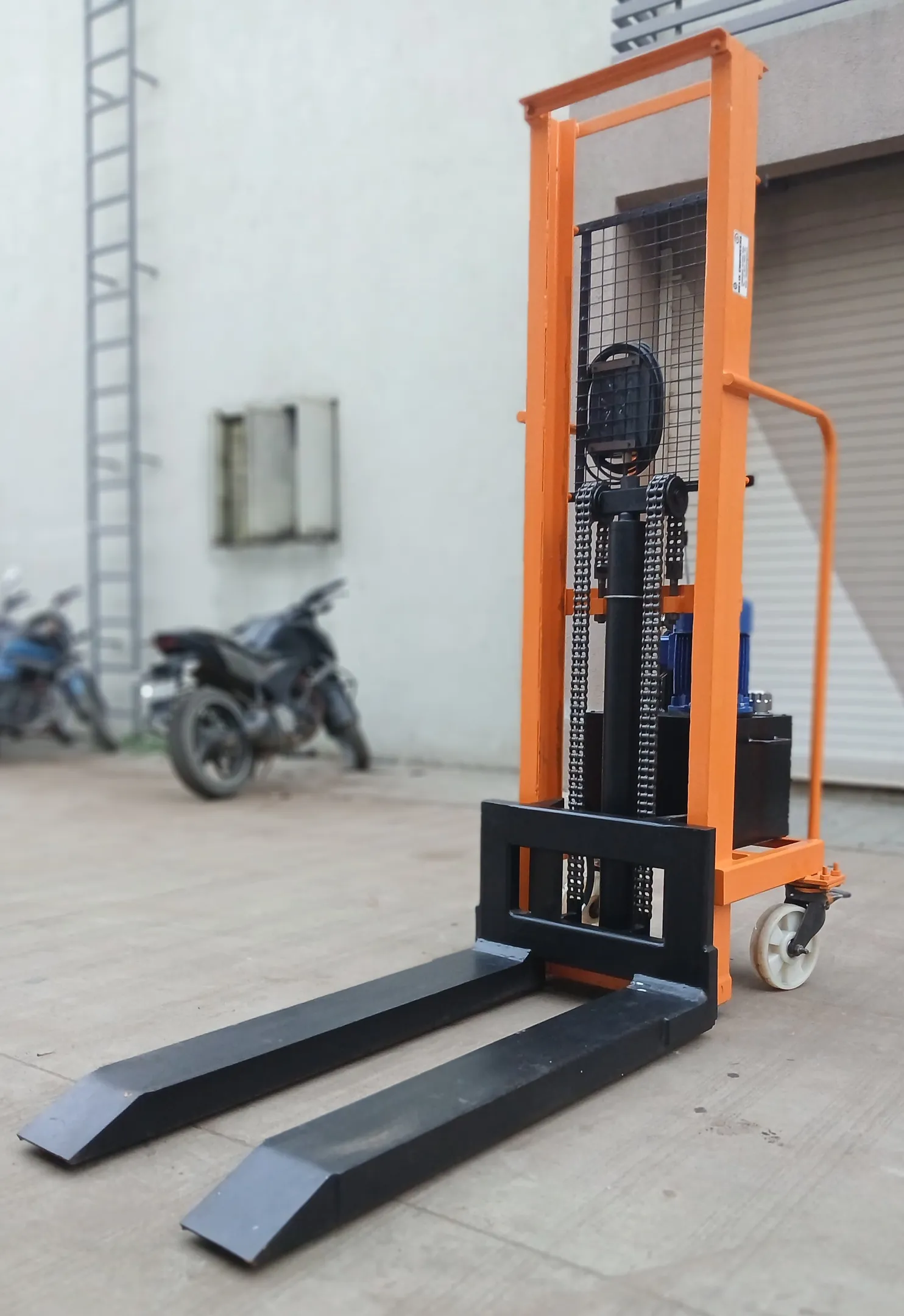 Electric Stacker Supplier
