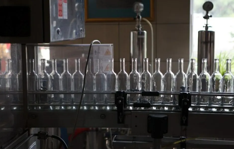 Linear Filling Machine Manufacturer in Nashik for Flexible Beverage Packaging Operations