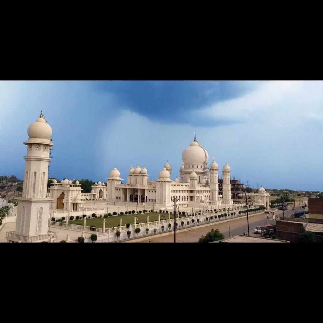 Tourist places in Uttar Pradesh
Mathura
Mathura Tourism
One of Hinduism's seven sacred cities, M...