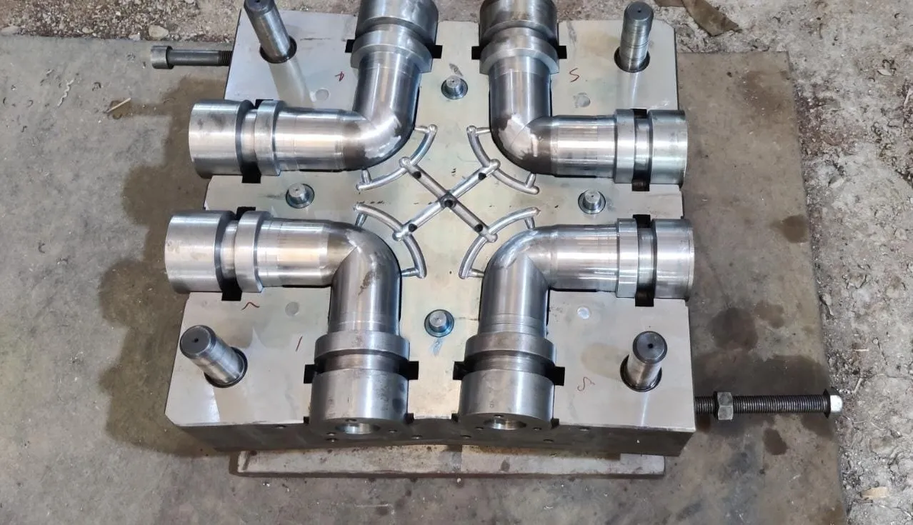 Plastic Pipe Connector Mold Maker In Samaypur