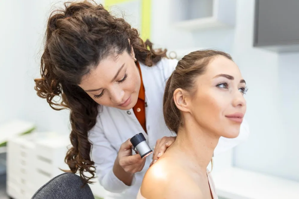 Female Dermatologist In Nashik for Comfortable and Personalised Skin Care Experience