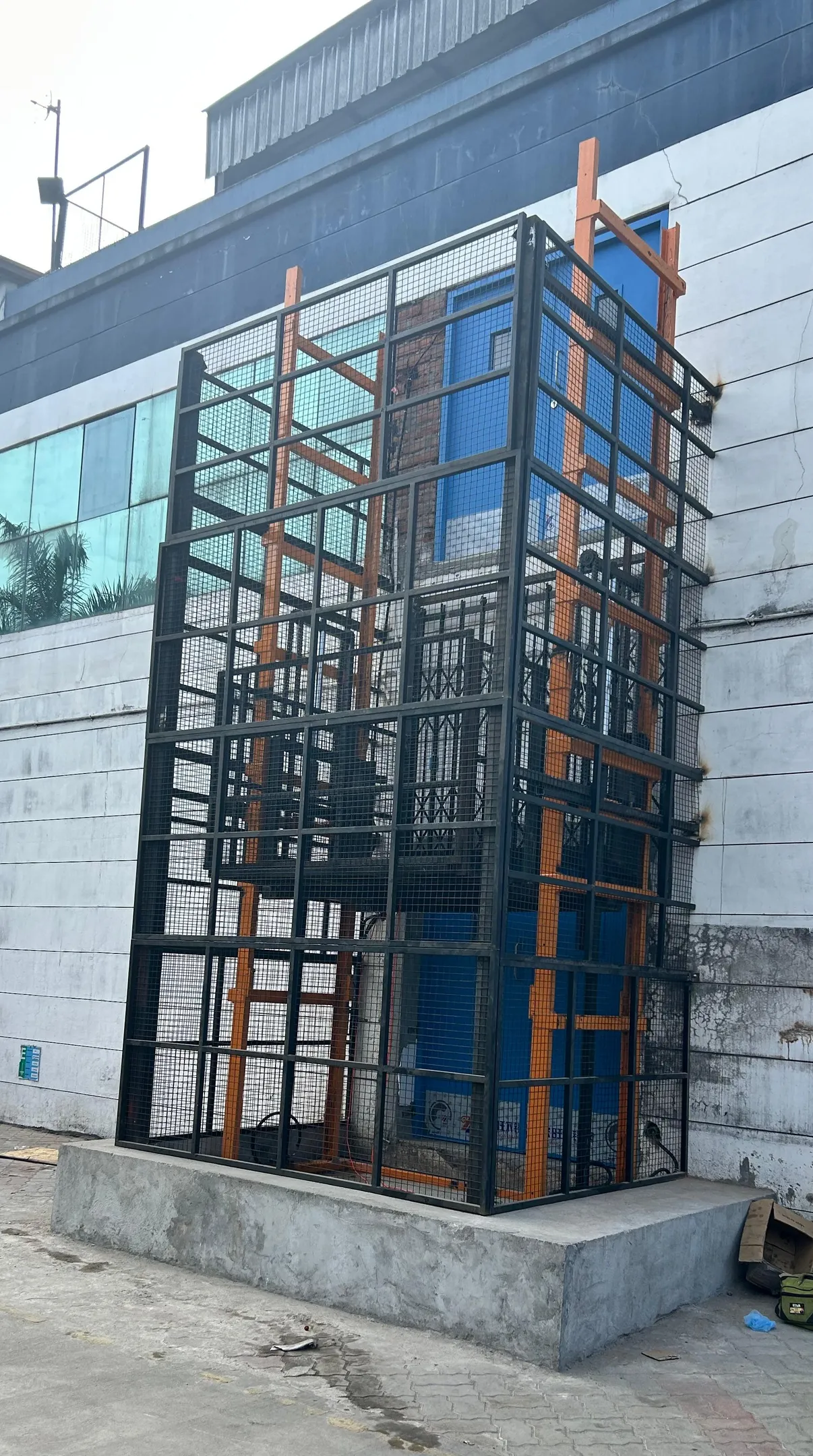 Heavy Duty Goods Lift Supplier
