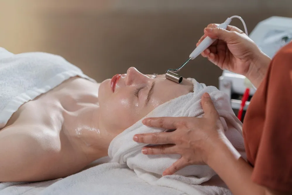 Korean Glass Skin Facial Treatment in Kharghar for Hydrated and Smooth Skin